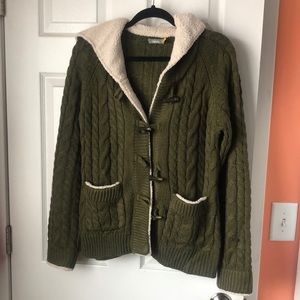 Cabelas green sweater